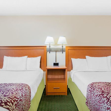 ซูเปอร์ 8 บาย วินด์แฮม แคสเปอร์ เวสต์ บาย เดอะ ริเวอร์ Motel ภายนอก รูปภาพ