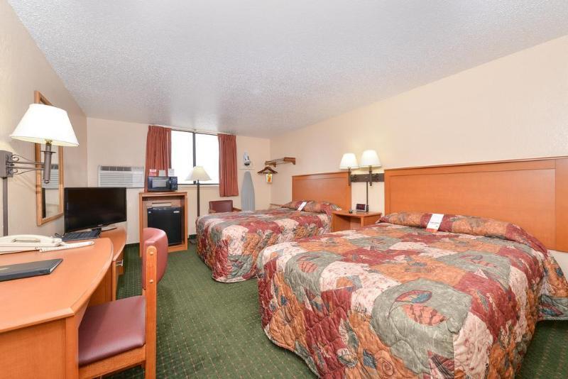 ซูเปอร์ 8 บาย วินด์แฮม แคสเปอร์ เวสต์ บาย เดอะ ริเวอร์ Motel ภายนอก รูปภาพ