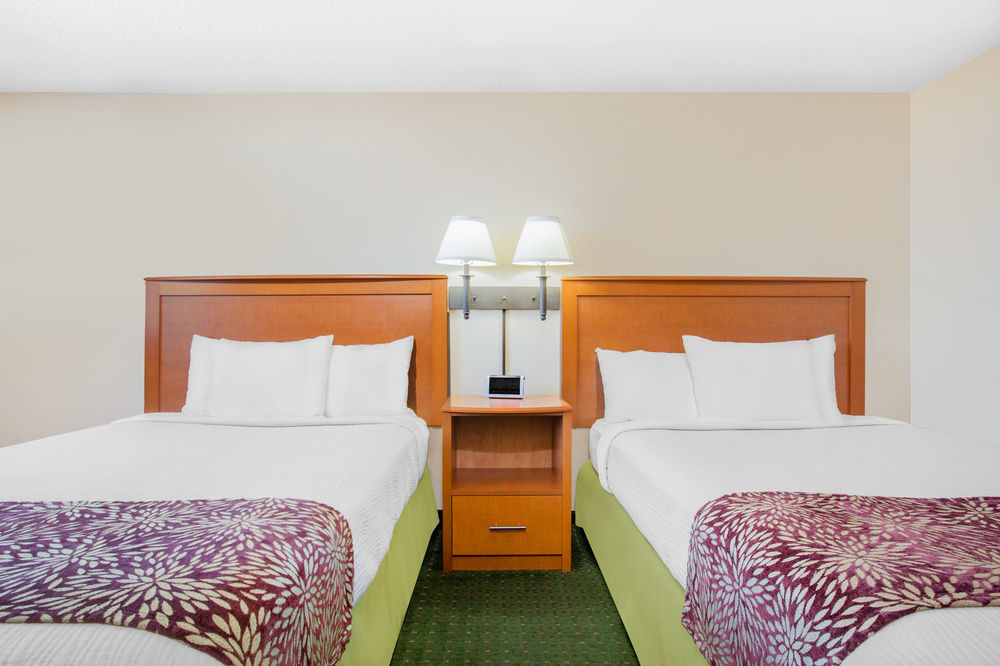 ซูเปอร์ 8 บาย วินด์แฮม แคสเปอร์ เวสต์ บาย เดอะ ริเวอร์ Motel ภายนอก รูปภาพ