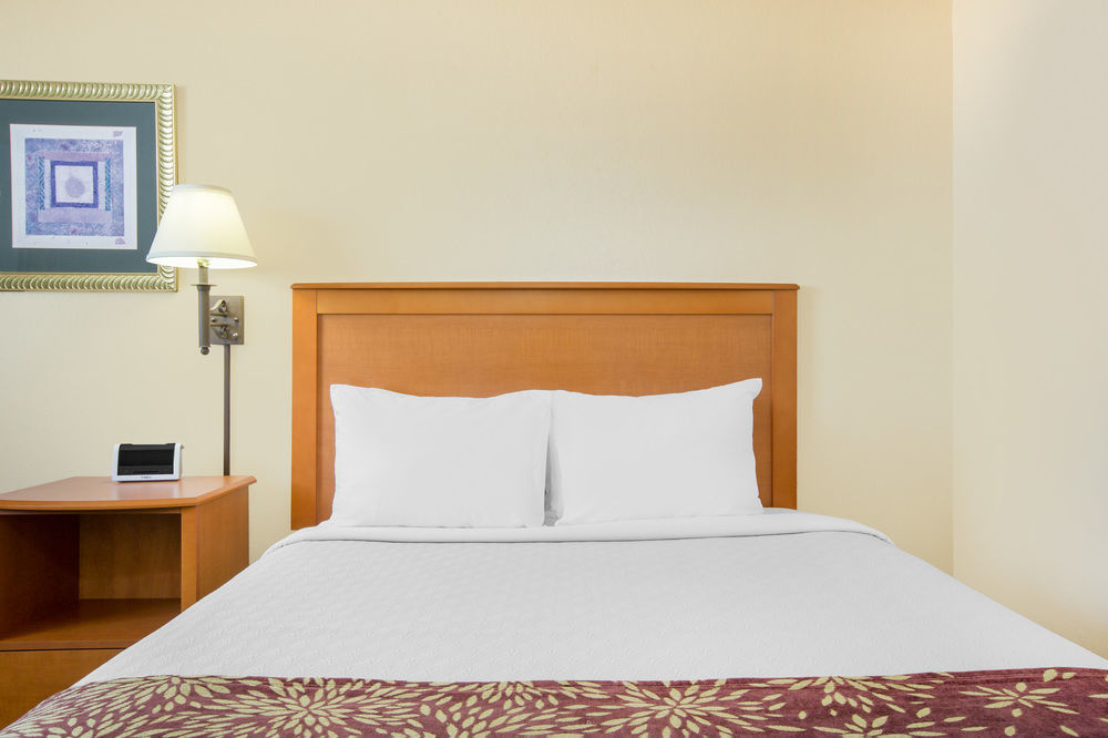 ซูเปอร์ 8 บาย วินด์แฮม แคสเปอร์ เวสต์ บาย เดอะ ริเวอร์ Motel ภายนอก รูปภาพ