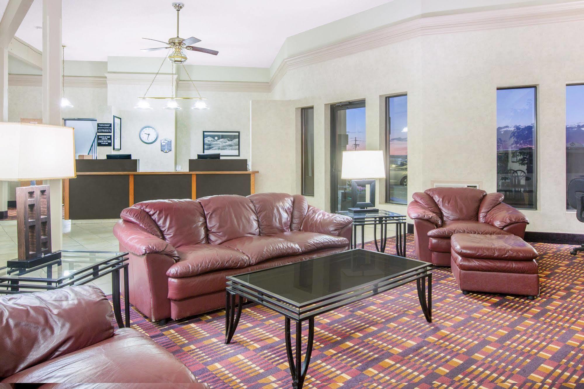 ซูเปอร์ 8 บาย วินด์แฮม แคสเปอร์ เวสต์ บาย เดอะ ริเวอร์ Motel ภายนอก รูปภาพ